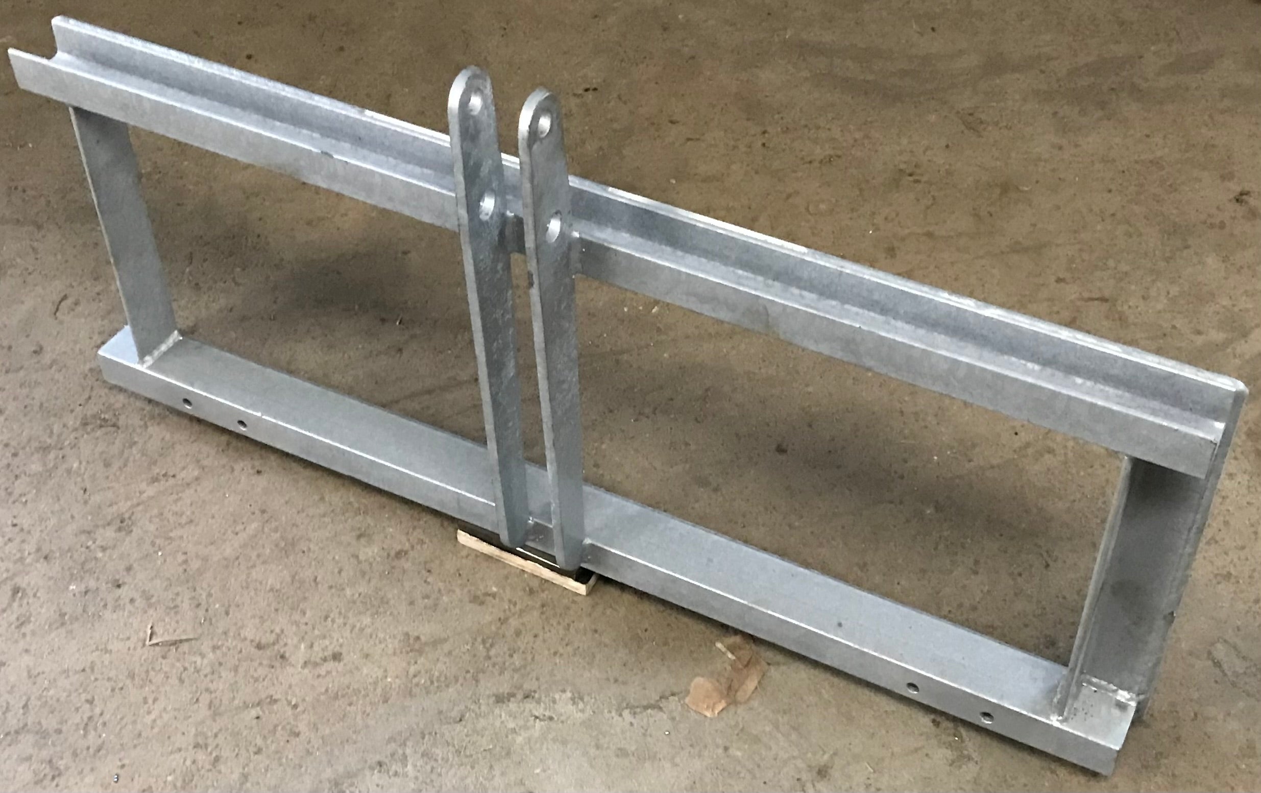 Lönartz 3-Punkt Adapter M für Skidsteer verzinkt Kat. 1-2