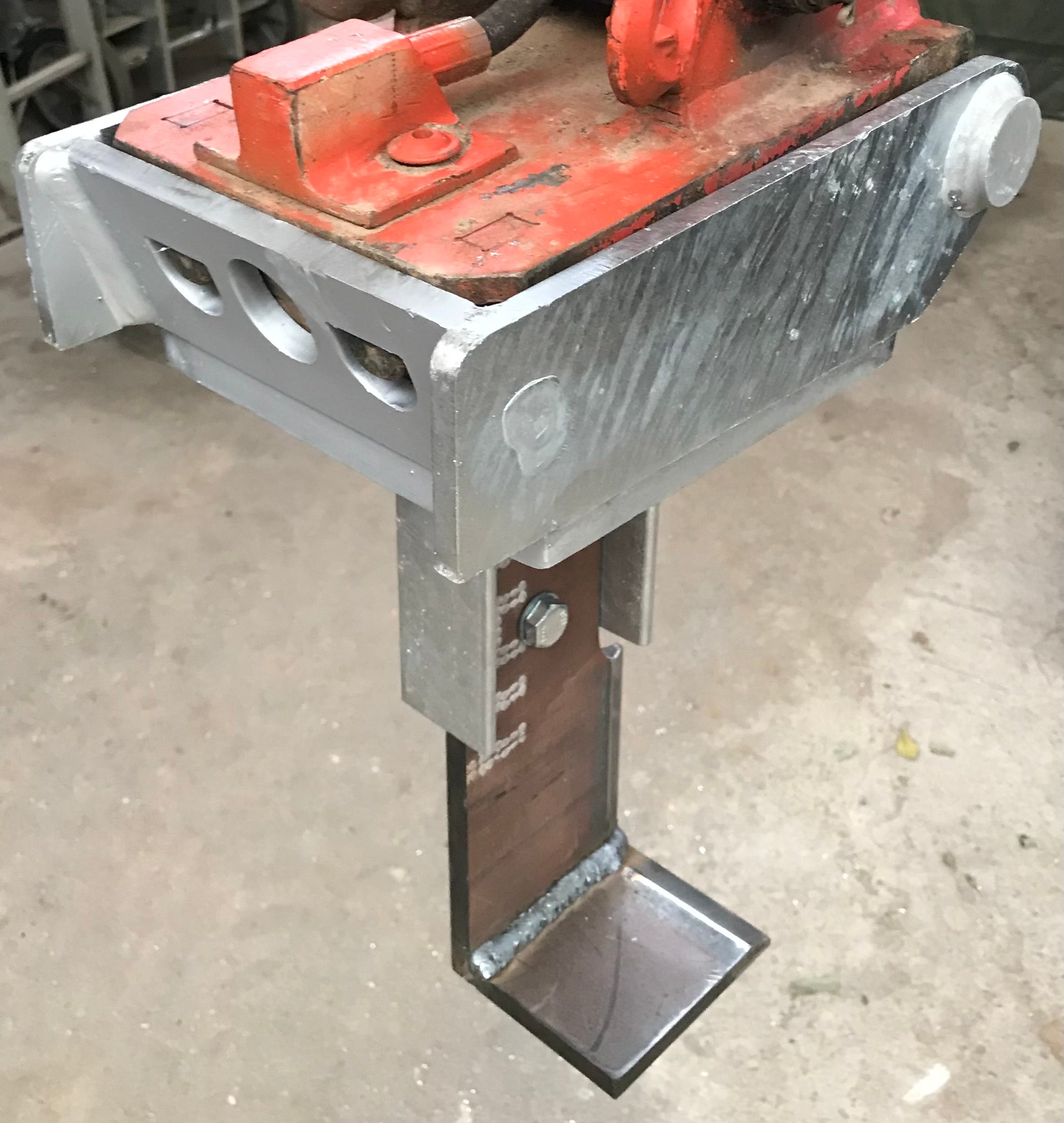 Wurzelhobel aus Hardox 500 für Lönartz Universalhalter für Minibagger