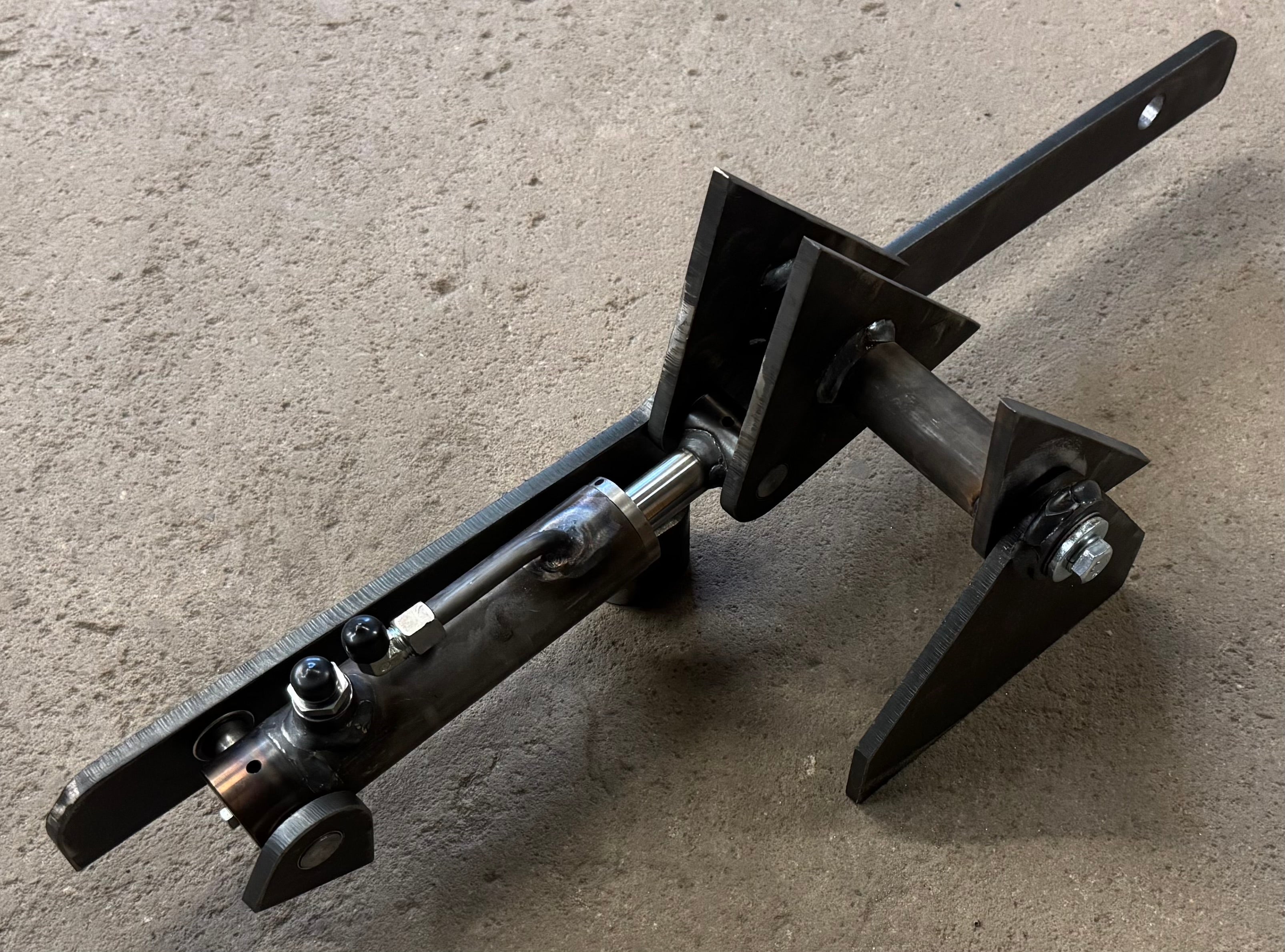 Lönartz Hydraulische 90° Schwenkvorrichtung für Minibagger bis 3t