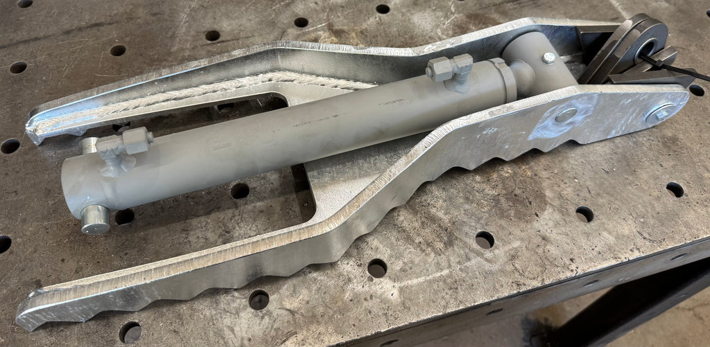 Lönartz Hydraulischer Baggerdaumen für Minibagger bis 2t verzinkt