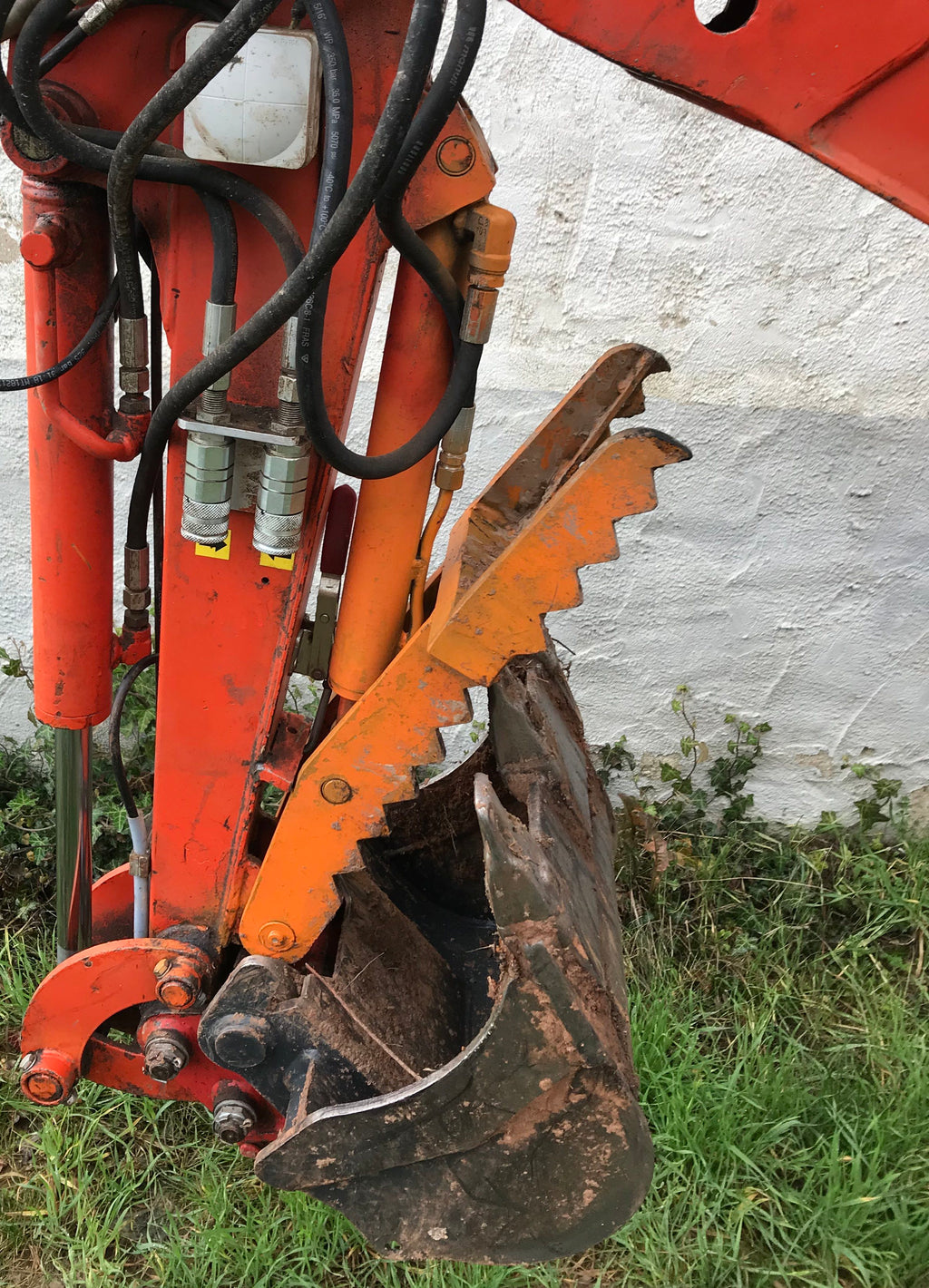 Lönartz Hydraulischer Baggerdaumen für Minibagger bis 2t verzinkt