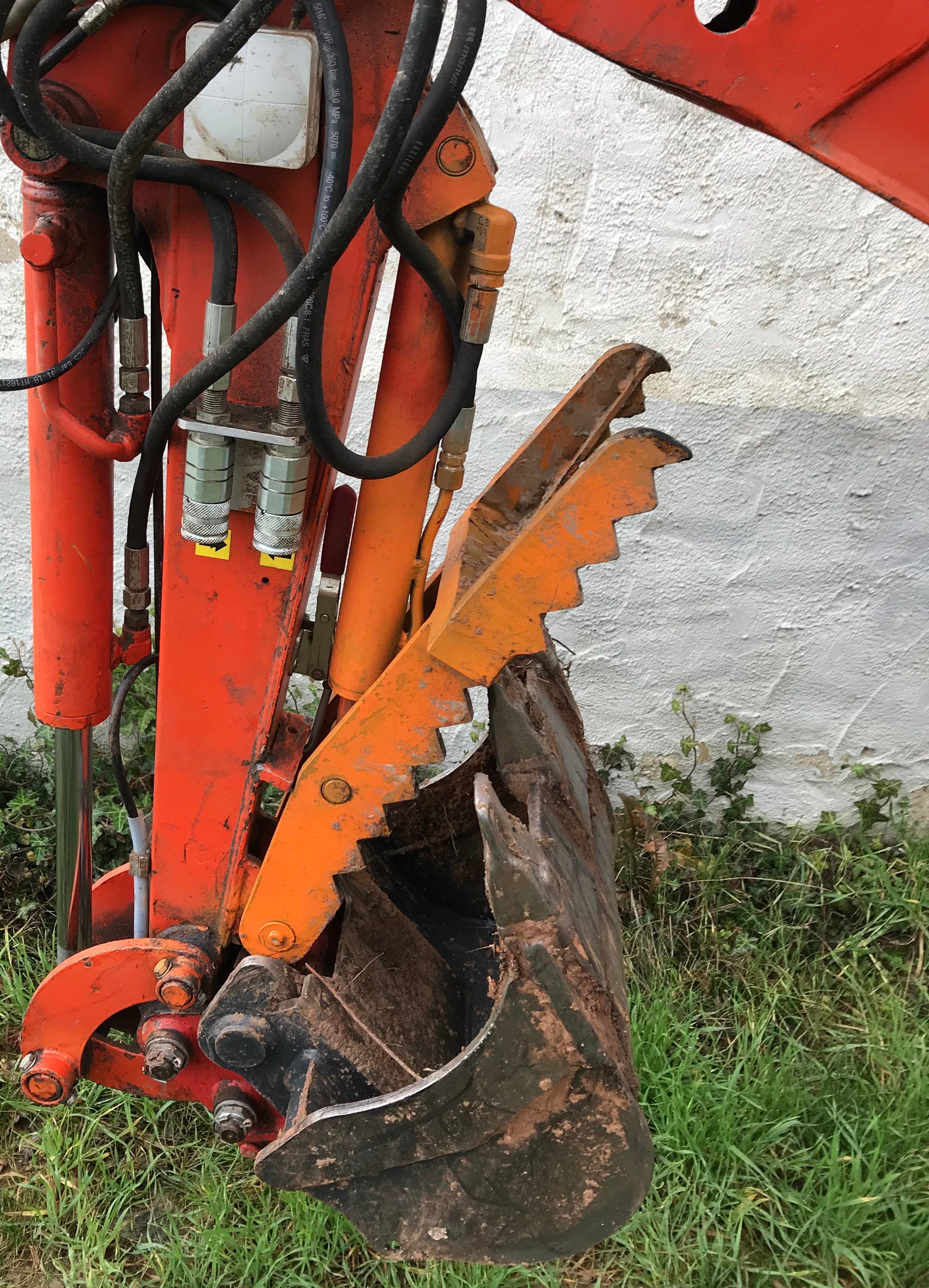 Lönartz Hydraulischer Baggerdaumen für Minibagger bis 2t verzinkt