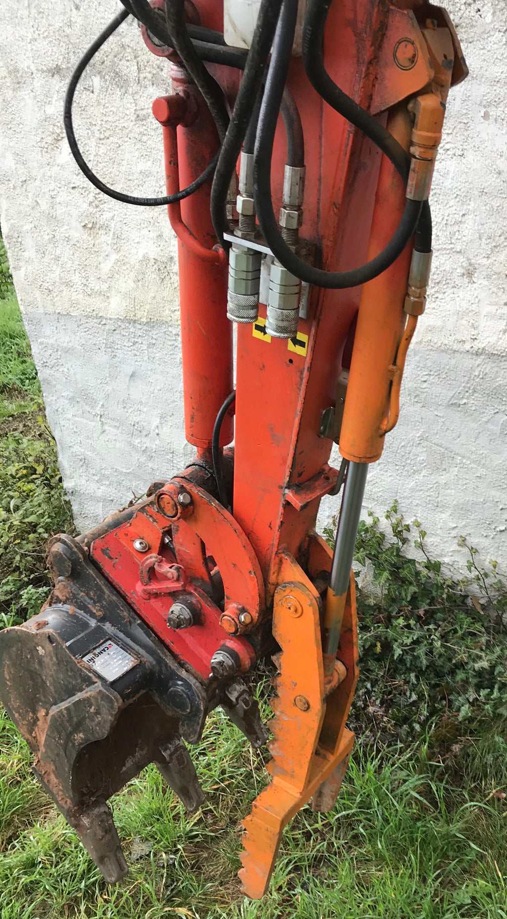 Lönartz Hydraulischer Baggerdaumen für Minibagger bis 2t verzinkt